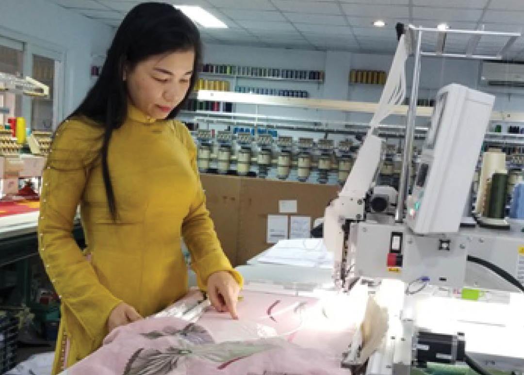 Nâng tầm áo dài Huế