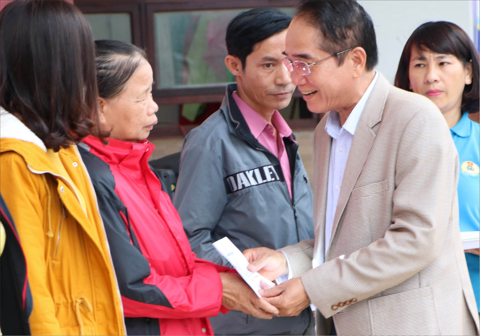 Đồng hành, sẻ chia