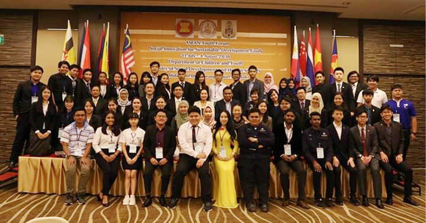 Sánh cùng sinh viên quốc tế