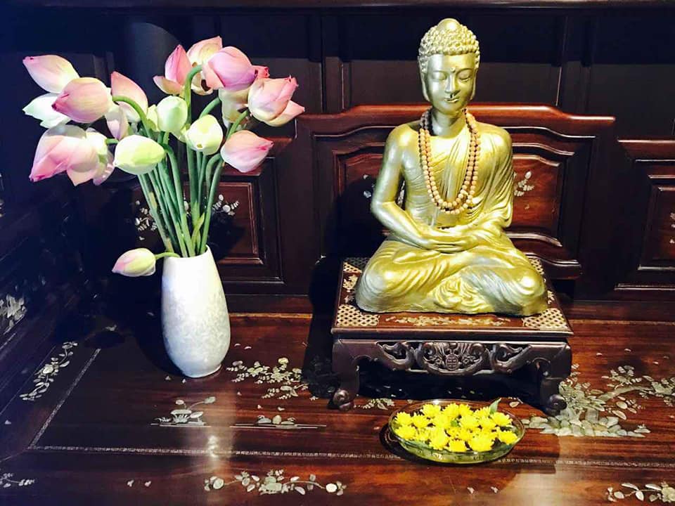 Mùng 1, nghe và thấy