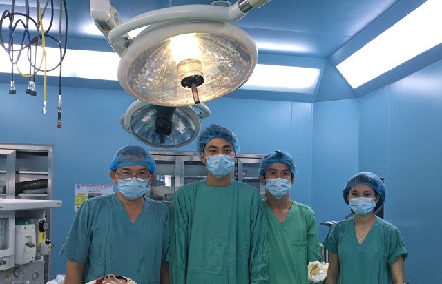 Vào viện cấp cứu vì chơi pháo tự chế