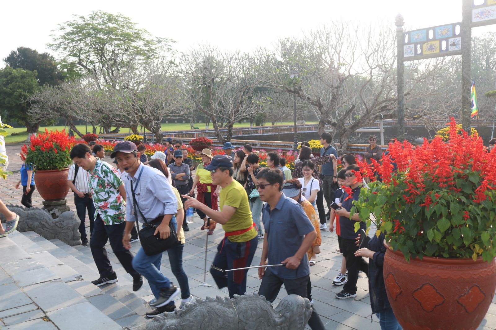 Enjoying the Spring in the Royal Palace