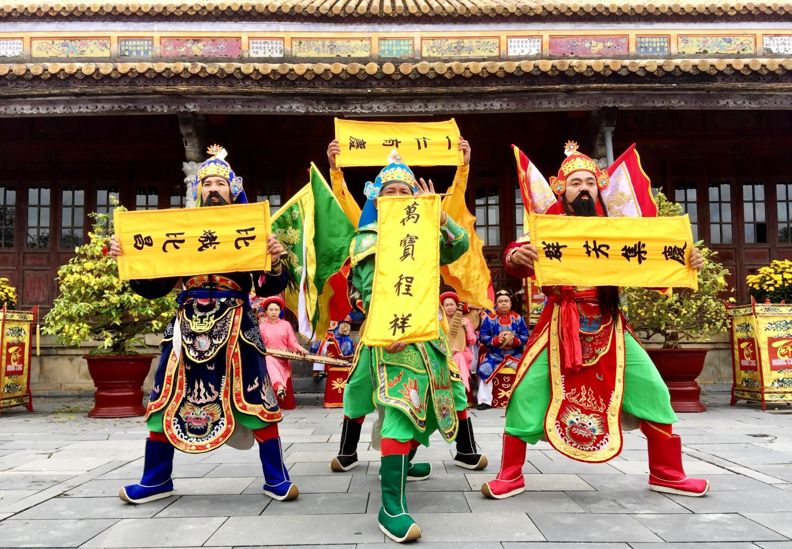 Tourists eager to see the royal dance on the second day of Tet