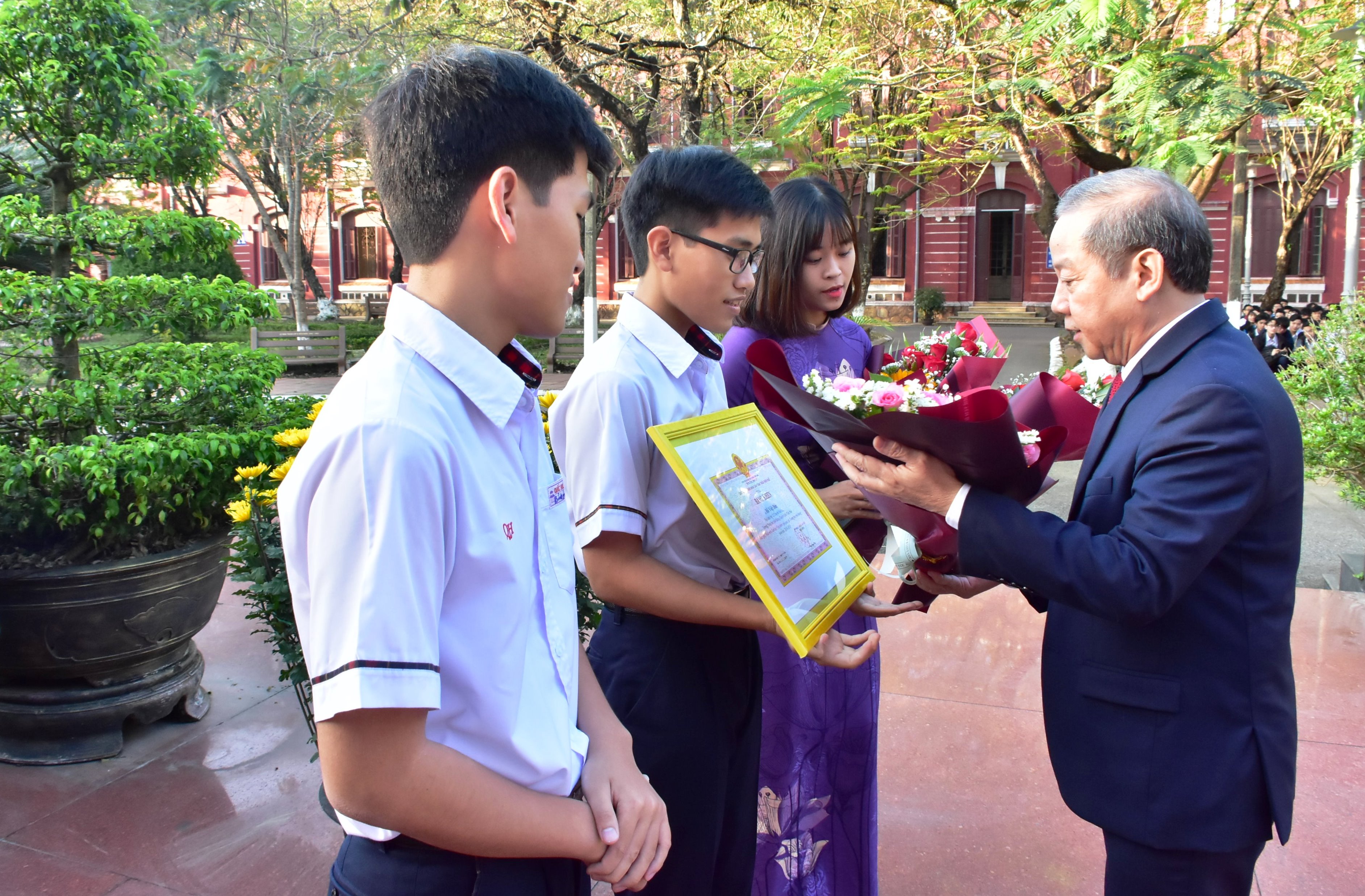 Đội tuyển có 100 học sinh đoạt giải quốc gia