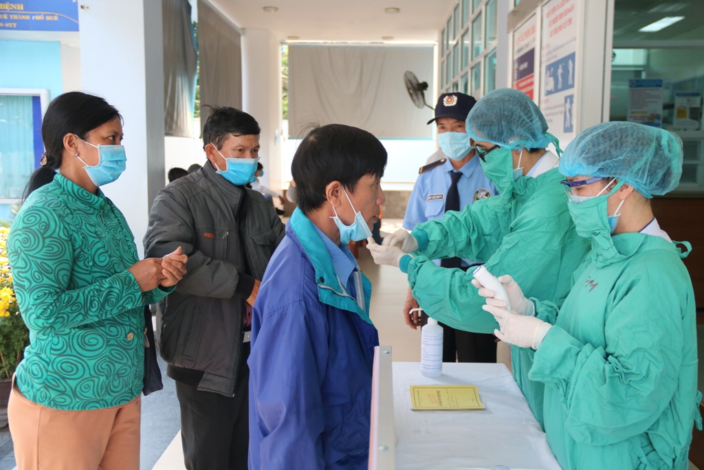 Pha chế dung dịch sát khuẩn phải đúng quy trình, đúng cách