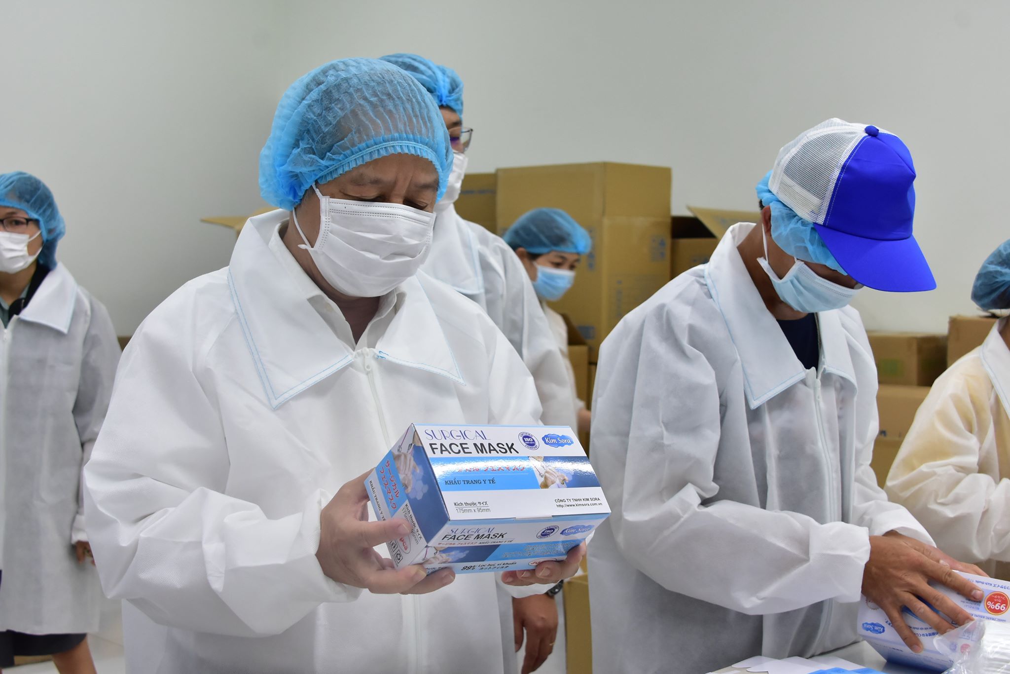 Chủ tịch UBND tỉnh kiểm tra công tác phòng chống dịch tại một số doanh nghiệp, trường học