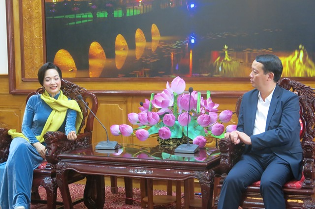 Đoàn làm phim “Gái già lắm chiêu 3” trở lại Huế