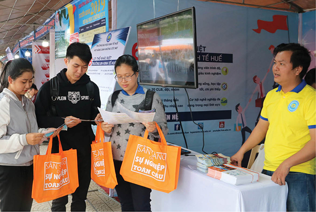 Đổi kế hoạch quảng bá tuyển sinh trước dịch virus Corona