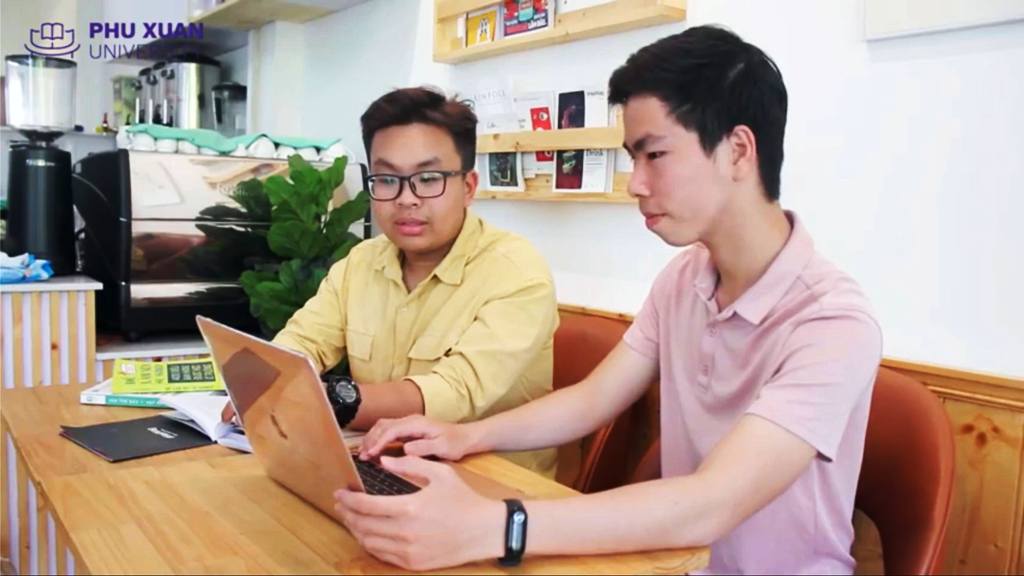 Trường đại học Phú Xuân tổ chức dạy học trực tuyến