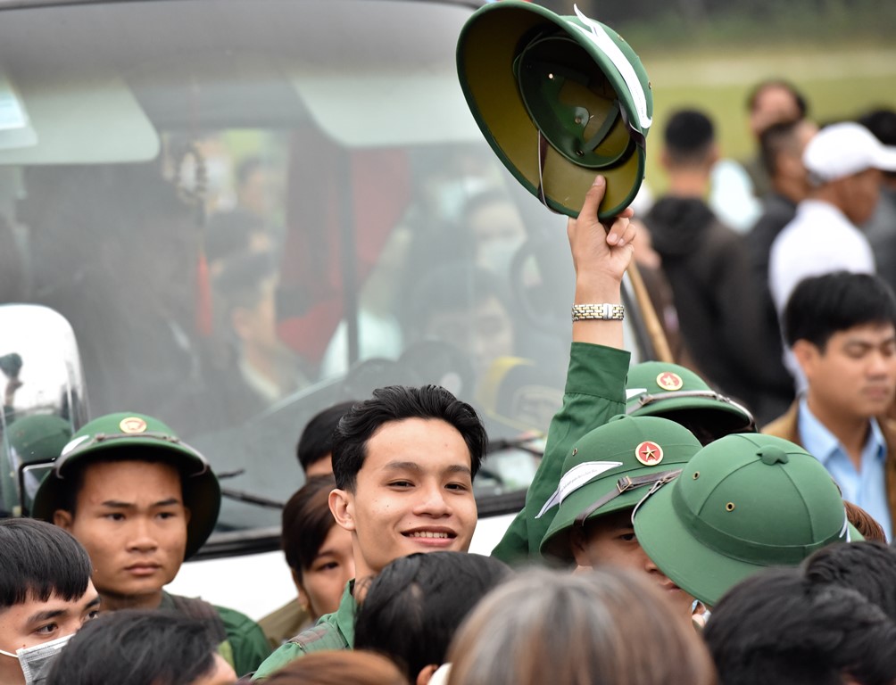 Khoảnh khắc ngày lên đường