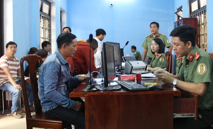 Xử lý hơn 2 100 hồ sơ cấp đổi hộ chiếu của người dân