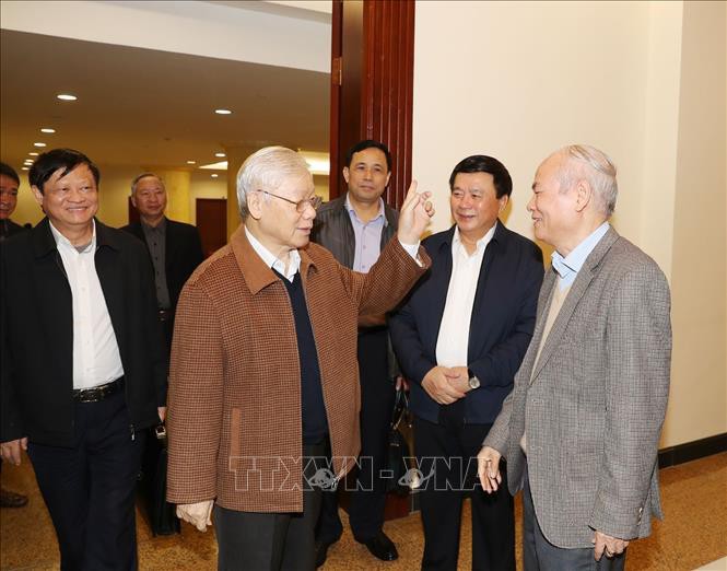 Tổng Bí thư, Chủ tịch nước chủ trì họp Bộ Chính trị về Văn kiện Đại hội XIII