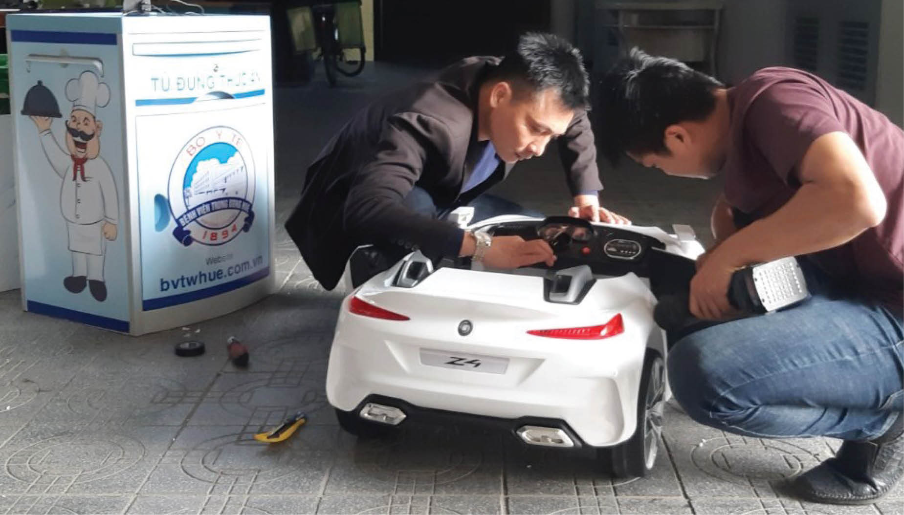 Huỳnh Phúc Minh  robot phục vụ bệnh nhân cách ly nghi nhiễm COVID-19