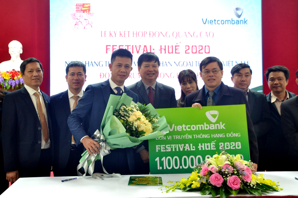 Vietcombank tiếp tục đồng hành cùng Festival Huế