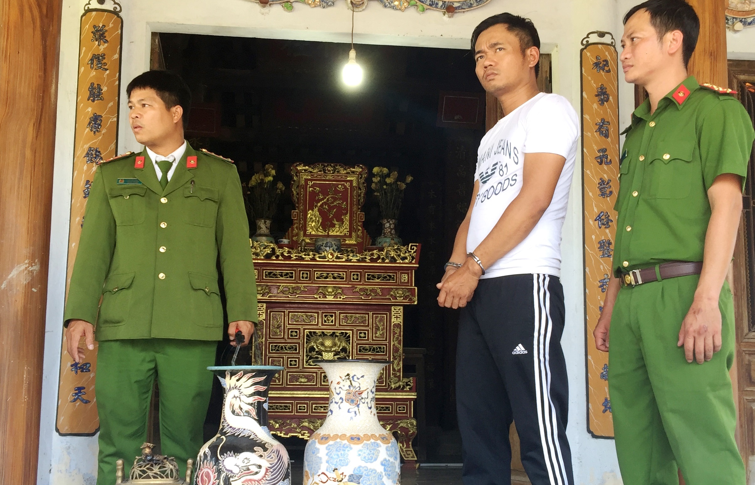 Nan giải bài toán bảo vệ cổ vật