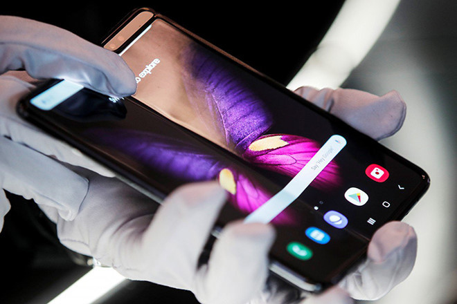 Galaxy Fold 2 sẽ đi kèm camera dưới màn hình