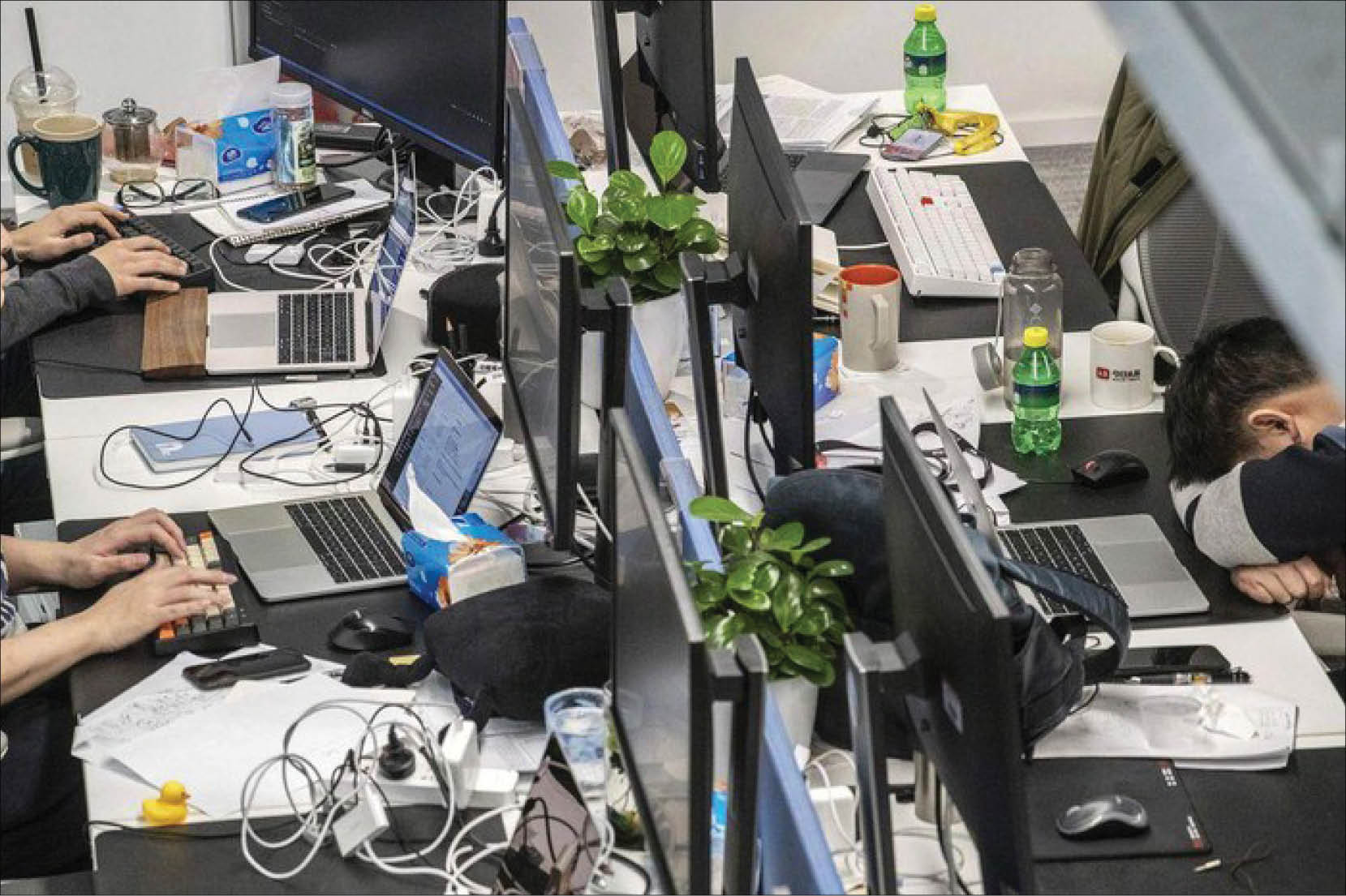 Lao động ASEAN trước tình trạng kiệt sức vì công việc