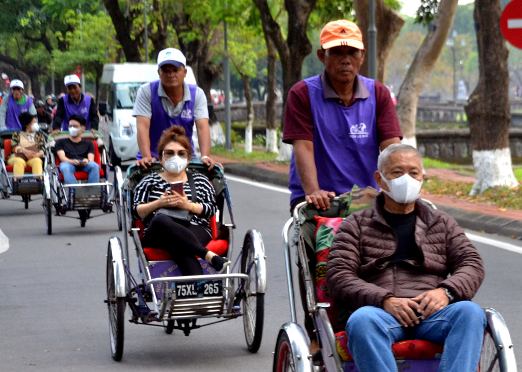 Khai báo y tế và theo dõi sức khỏe của du khách Hàn Quốc đến Huế