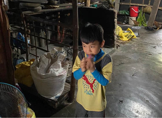 Cha con anh Năm cần lắm những tấm lòng