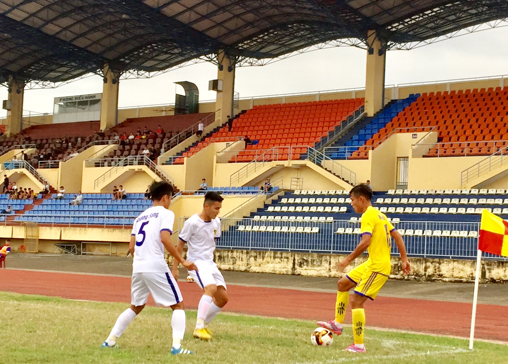 Huế thất bại trong trận khai màn vòng loại U19 quốc gia