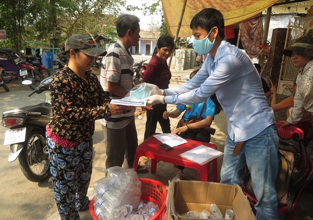 Hỗ trợ người lao động nghèo phòng chống dịch COVID-19