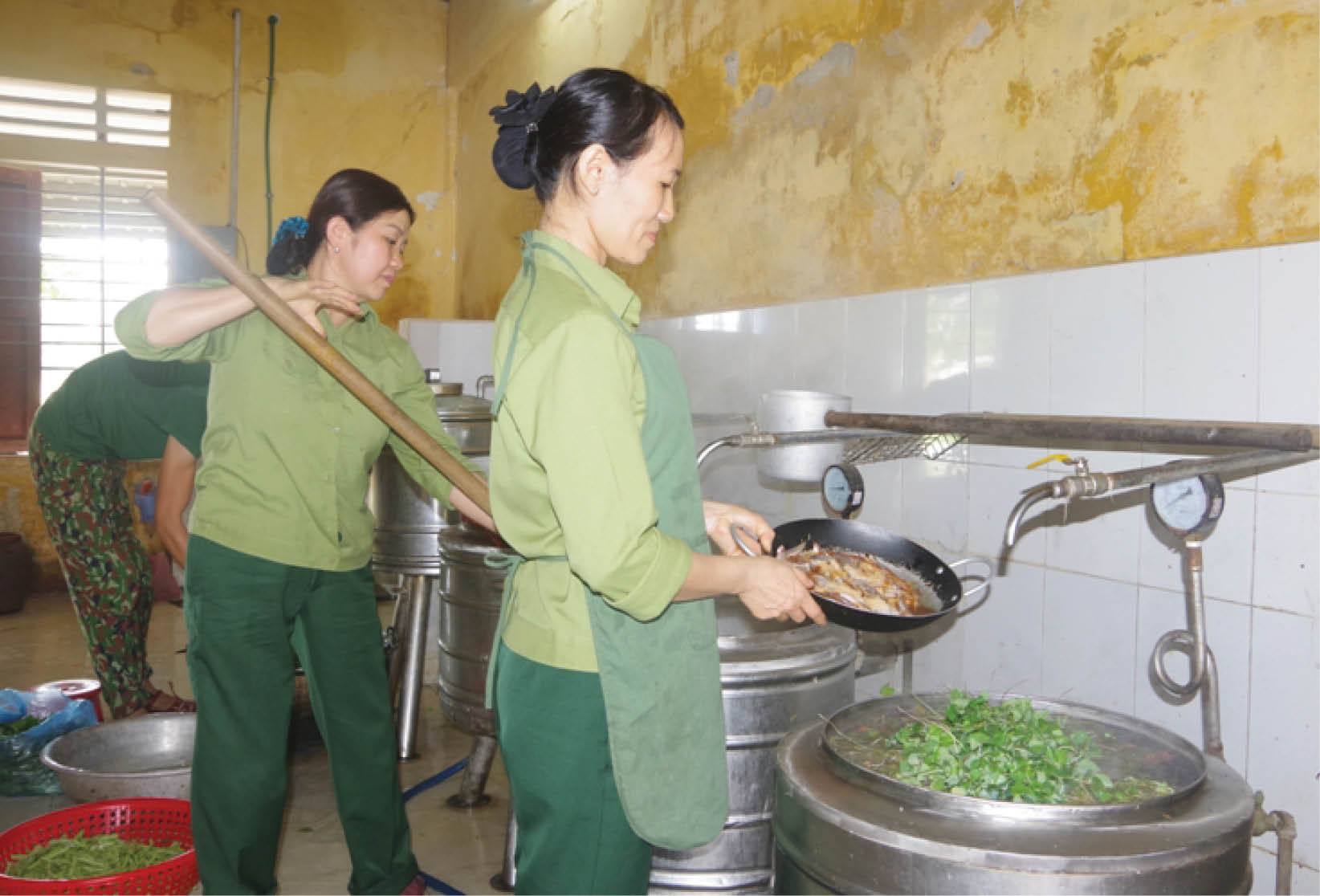 Công việc thầm lặng của nữ quân nhân