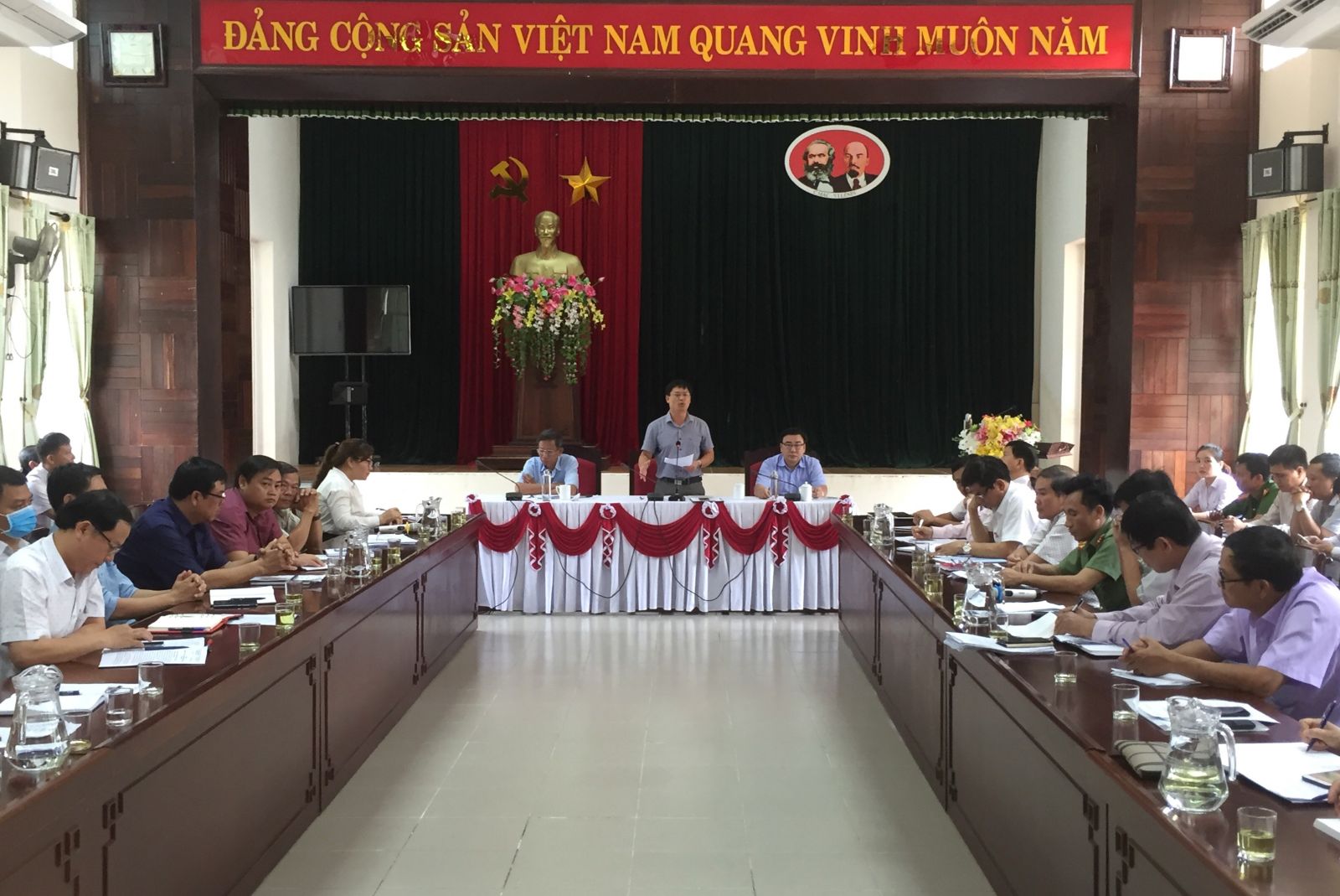 2 trường hợp đi cùng chuyến bay VN0054 tại Phú Lộc có kết quả âm tính với COVID – 19