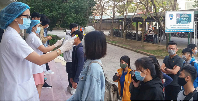 Y tế trường đại học Chủ động kiểm soát tuyến đầu