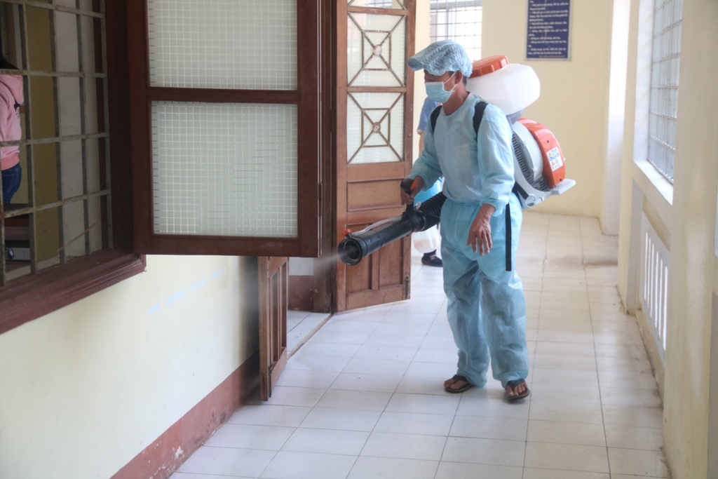 Cho sinh viên nghỉ học tập trung đến khi có thông báo mới