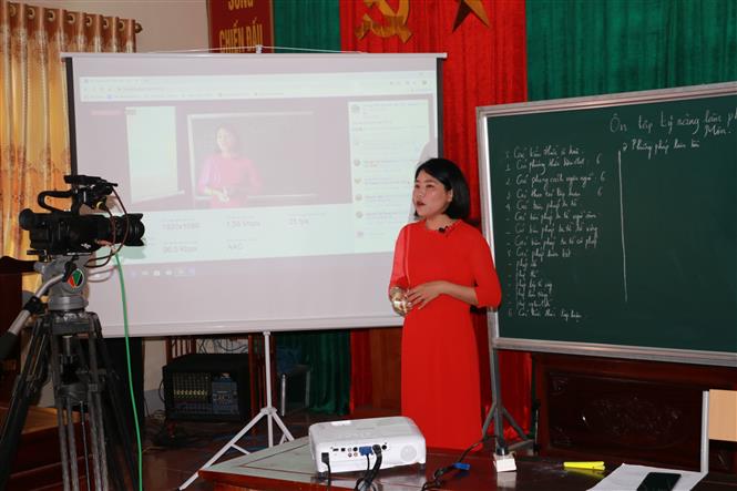 Nhiều địa phương, trường đại học cho nghỉ học đến hết tháng 3, sang tháng 4