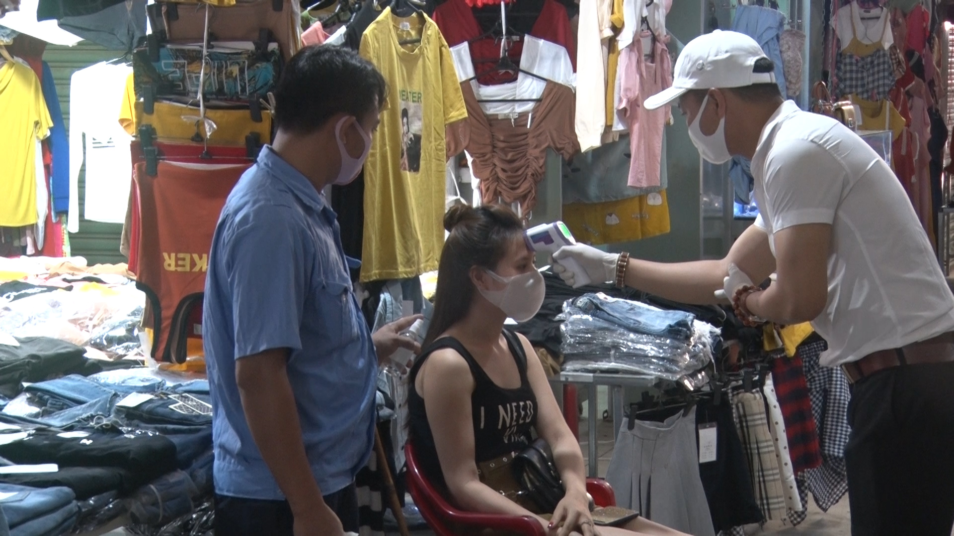 Không đeo khẩu trang, không được vào chợ