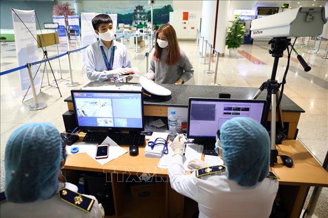 Dịch COVID-19 Khách đi máy bay, xe khách, tàu hỏa phải khai báo y tế điện tử bắt buộc