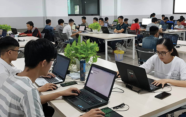 Striving to gather 300 digital technology enterprises by 2025