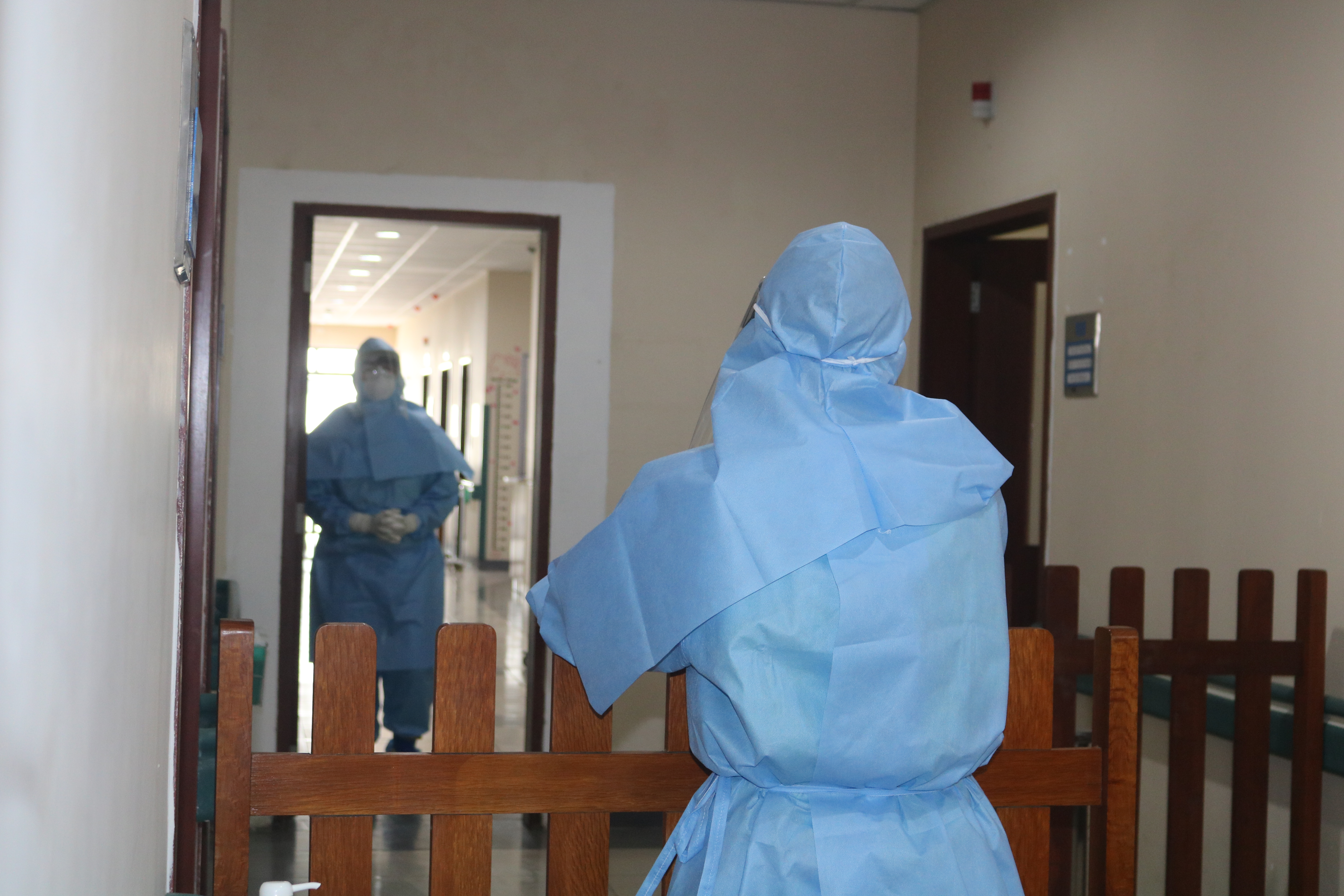 Gần 70 bác sĩ, điều dưỡng đăng ký trực tiếp chống COVID-19