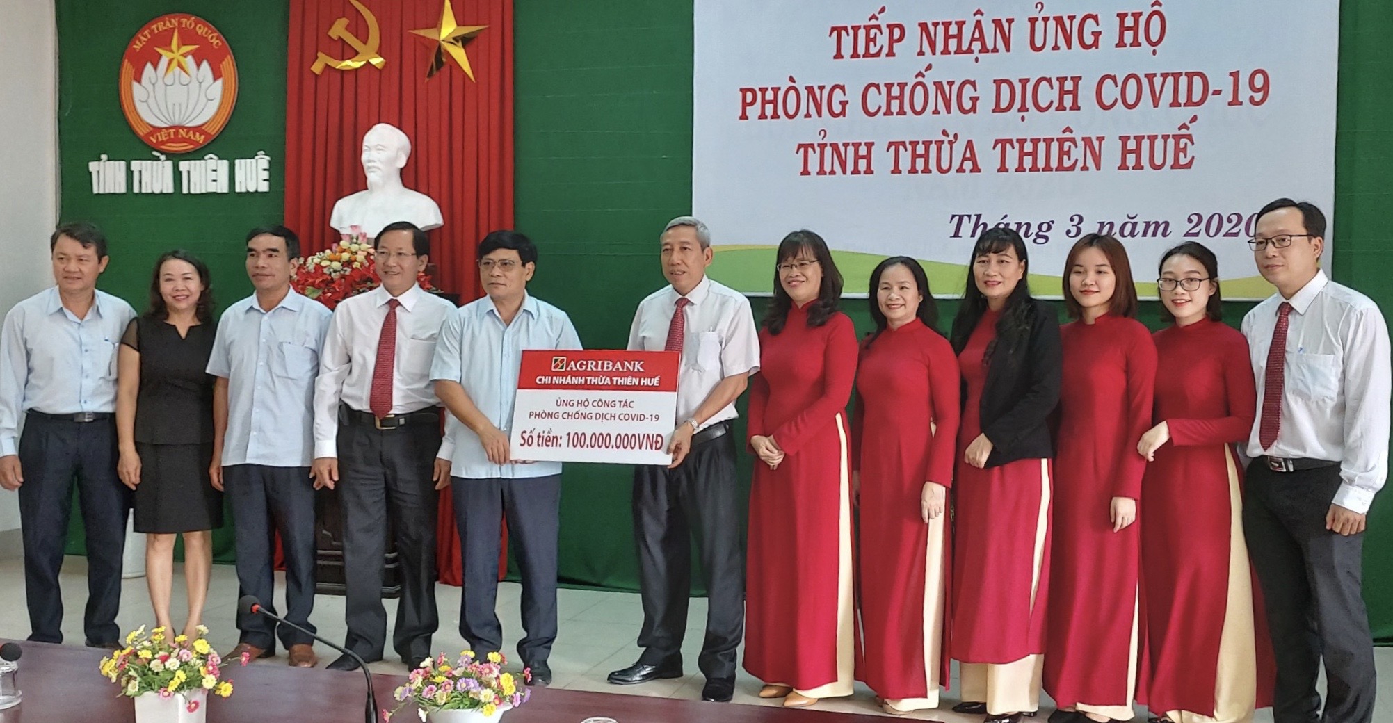 Agribank Chi nhánh Thừa Thiên Huế ủng hộ 100 triệu đồng phòng, chống dịch COVID - 19