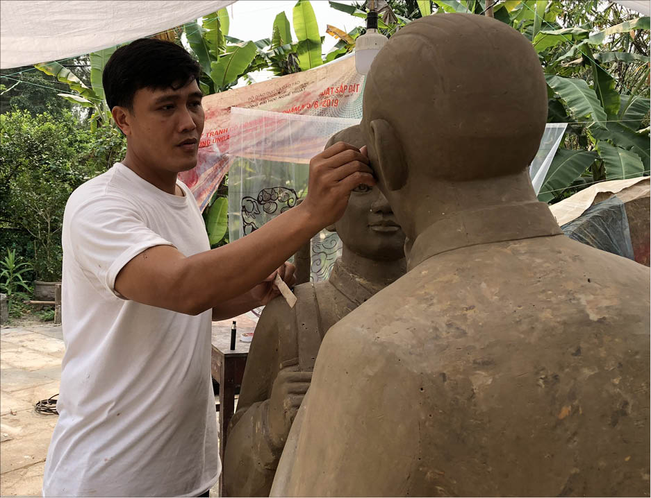 Nguyễn Văn Thọ  những bức tượng về mẹ