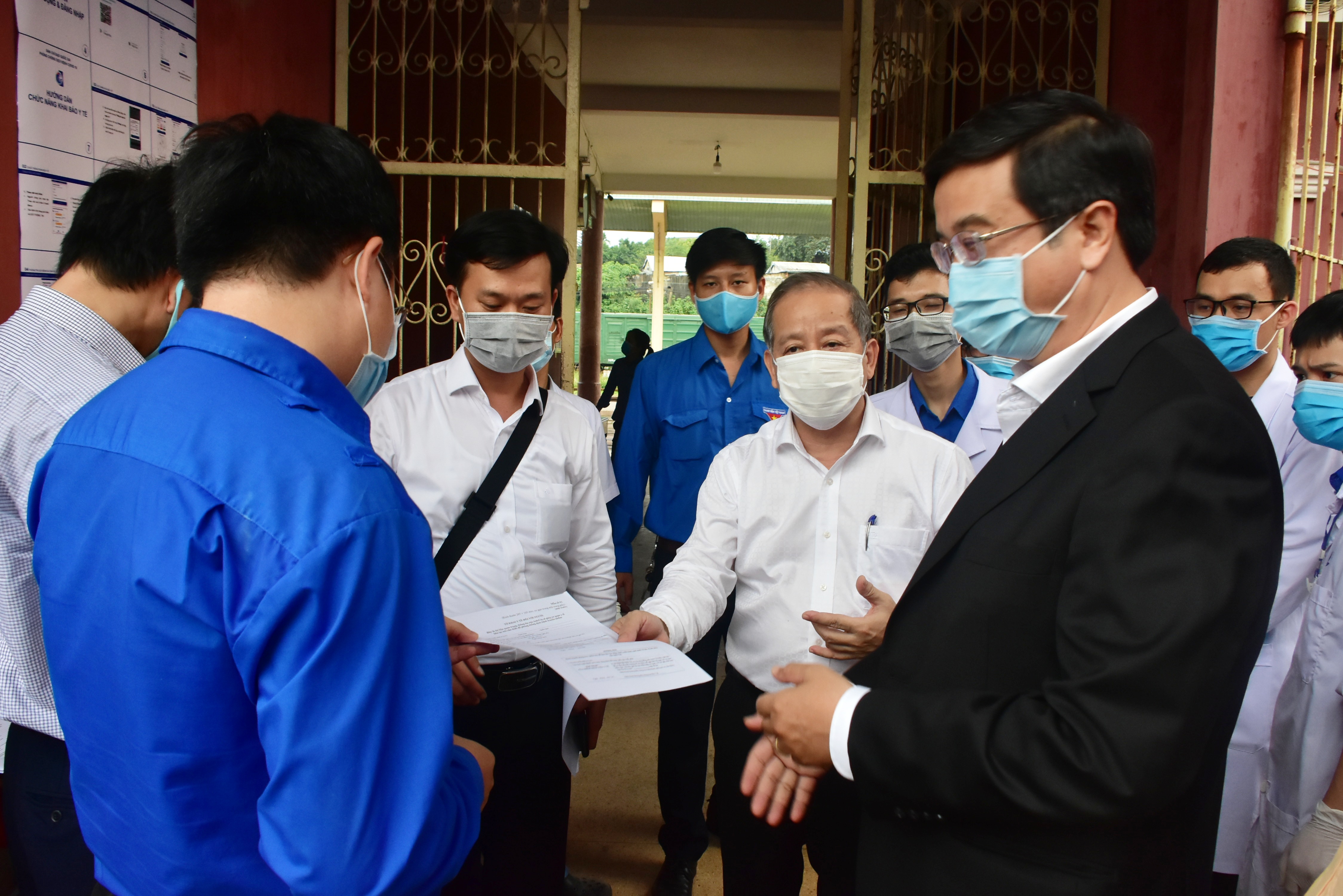 Chủ tịch UBND tỉnh kêu gọi chính quyền, người dân và doanh nghiệp cùng đồng hành chống COVID-19