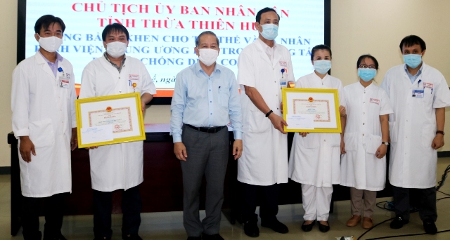 2 tập thể và 5 cá nhân được UBND tỉnh tặng bằng khen trong phòng chống dịch COVID-19