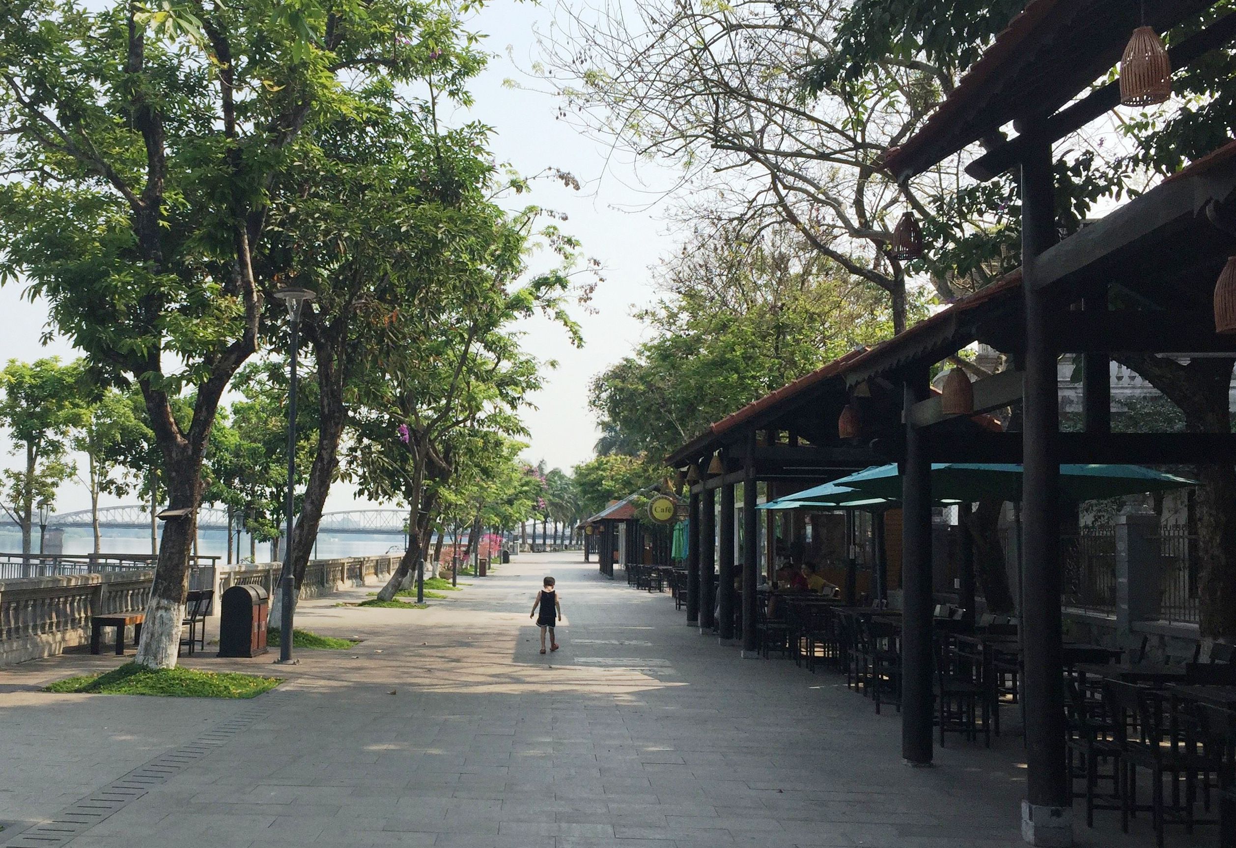Ngày đầu vắng cà phê Huế