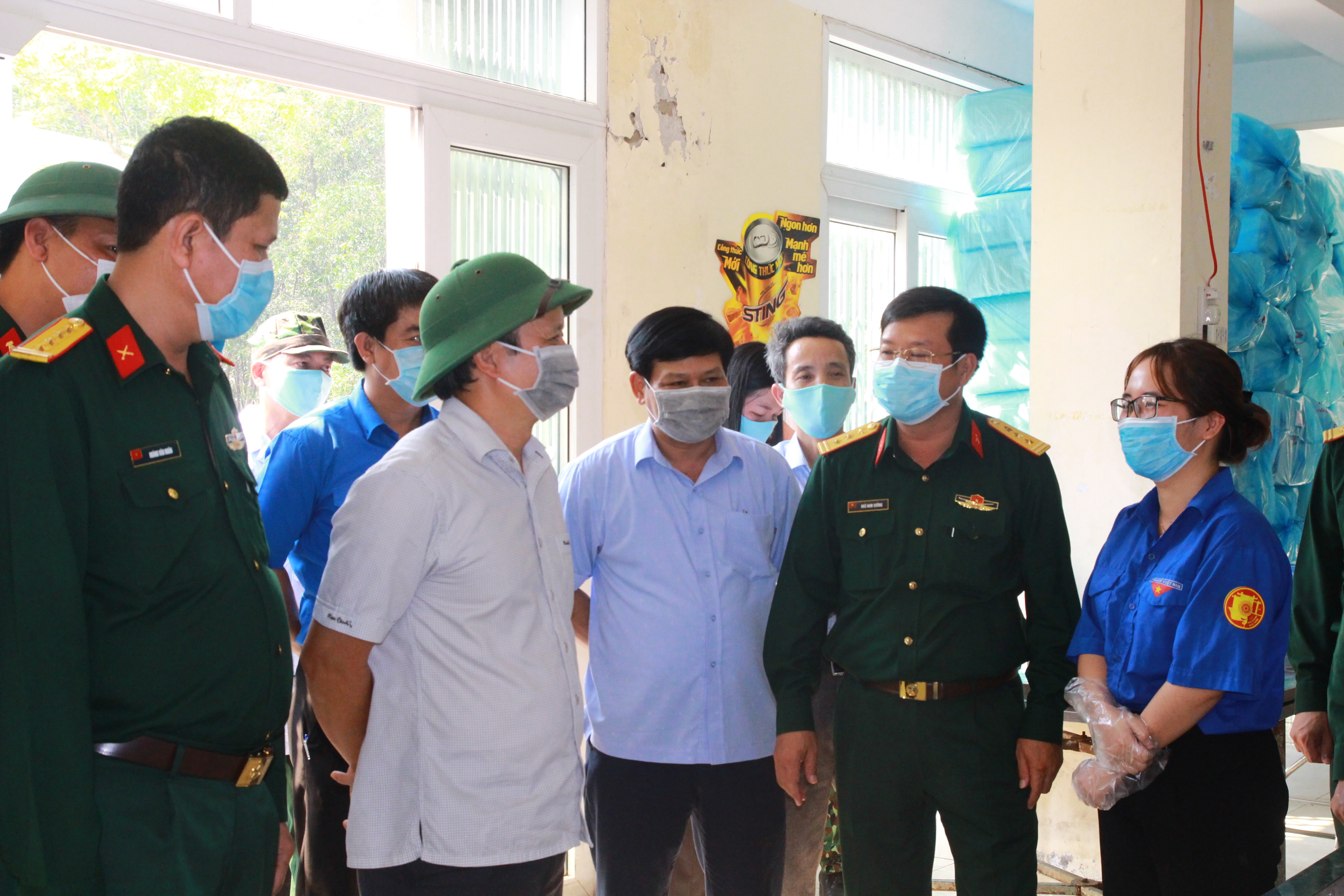 Bí thư Tỉnh ủy Lê Trường Lưu động viên đội ngũ hậu cần tại khu cách ly phòng, chống dịch bệnh COVID – 19