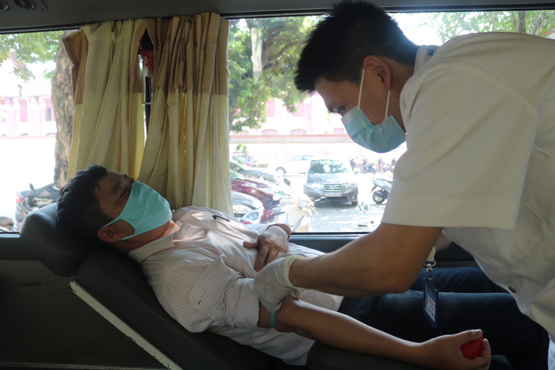 38 cán bộ viên chức hiến máu tình nguyện