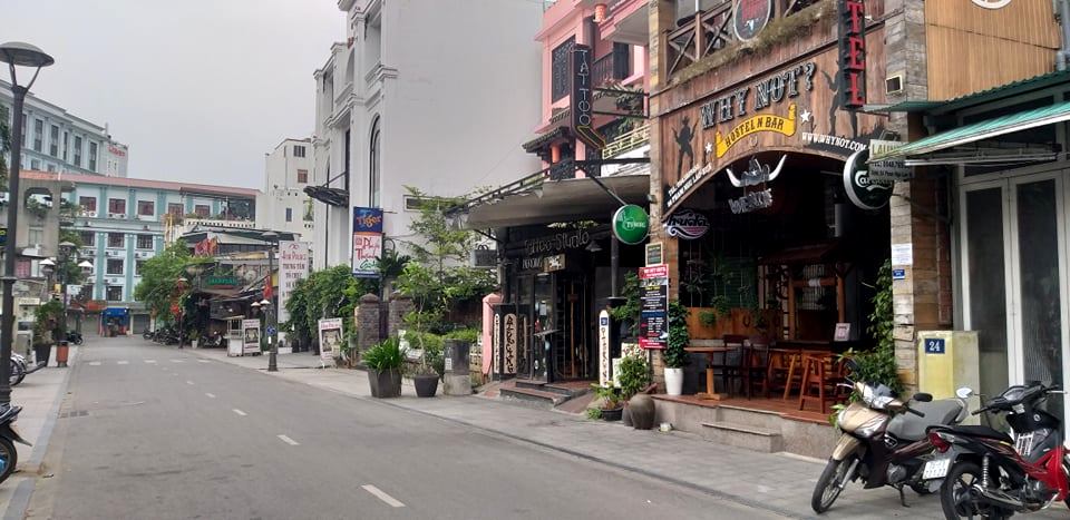 Ngày đầu cách ly toàn xã hội