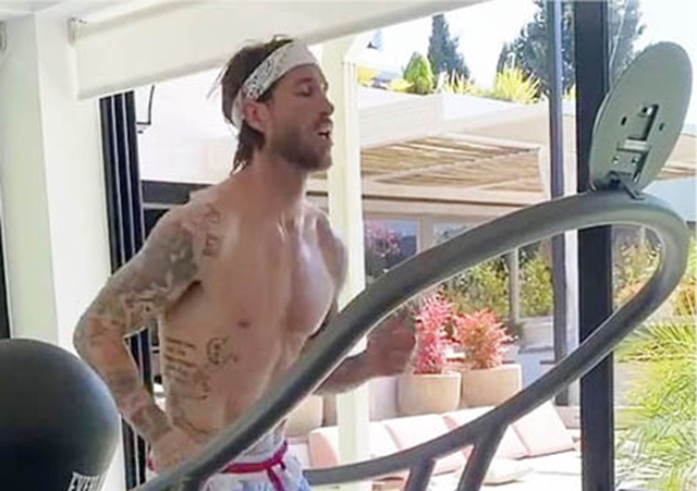 Bóng đá “mùa dịch”