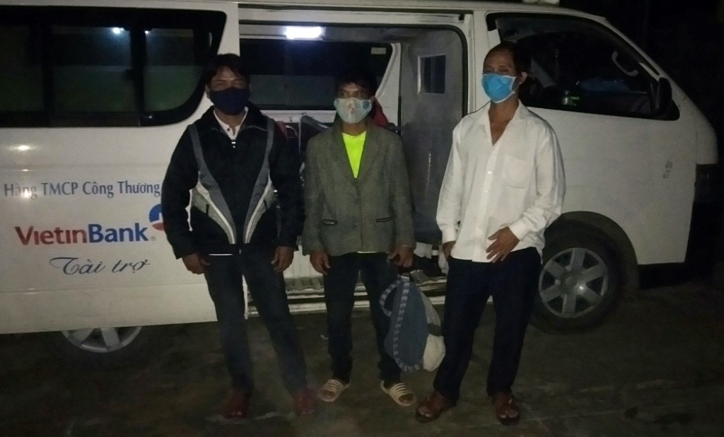 Bàn giao 3 công dân cách ly theo quy định