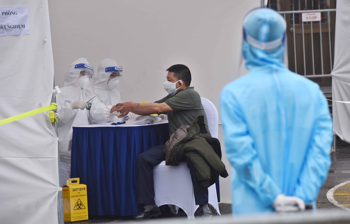 Thêm 4 ca mắc mới COVID-19, trong đó có người bị ung thư máu