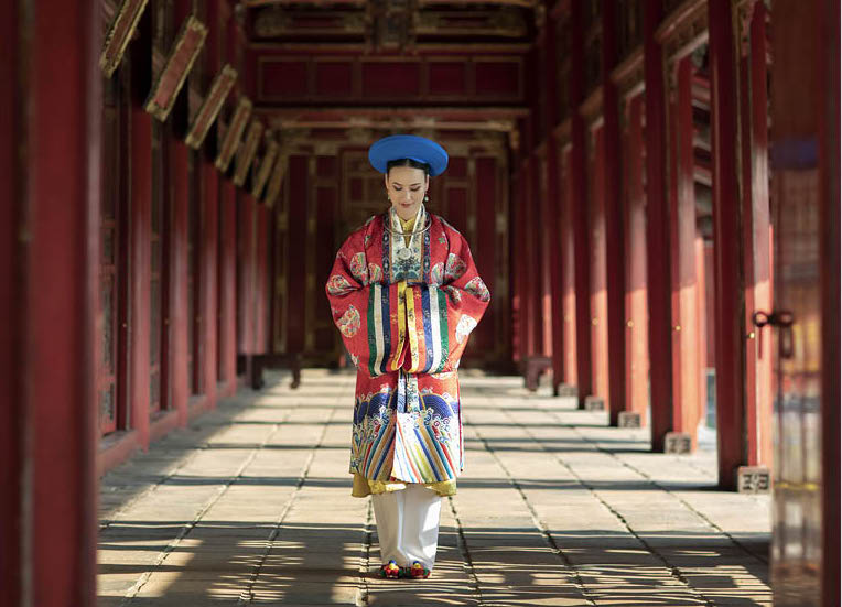 Keeping Ao dai Nhat Binh for Hue