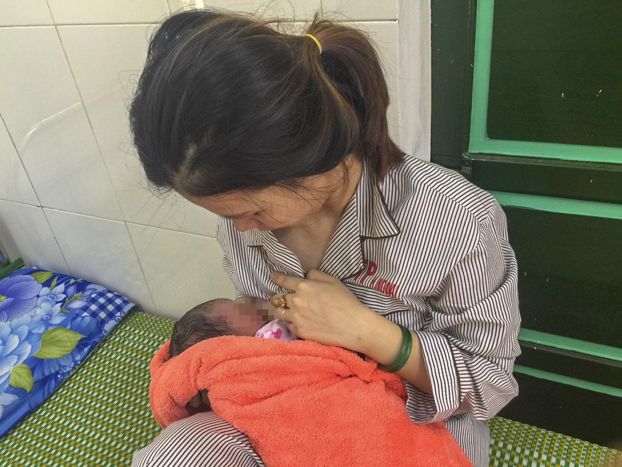 Sản phụ sinh con trong khu cách ly xuất viện