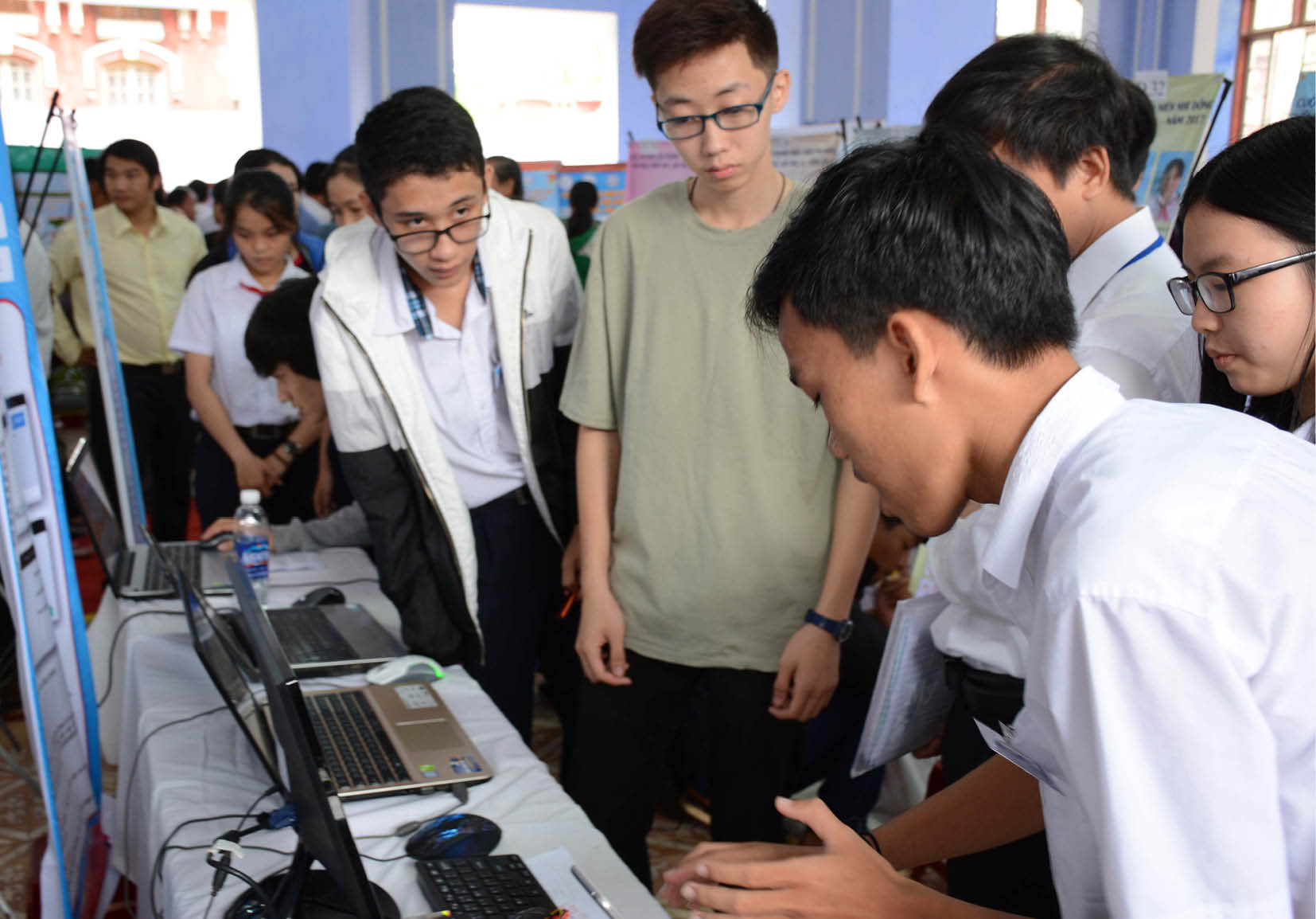 Du học, ở hay về