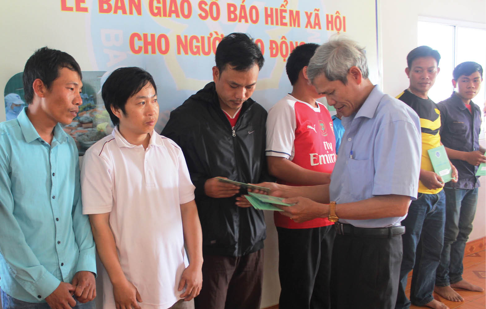 Chủ động quản lý sổ bảo hiểm xã hội