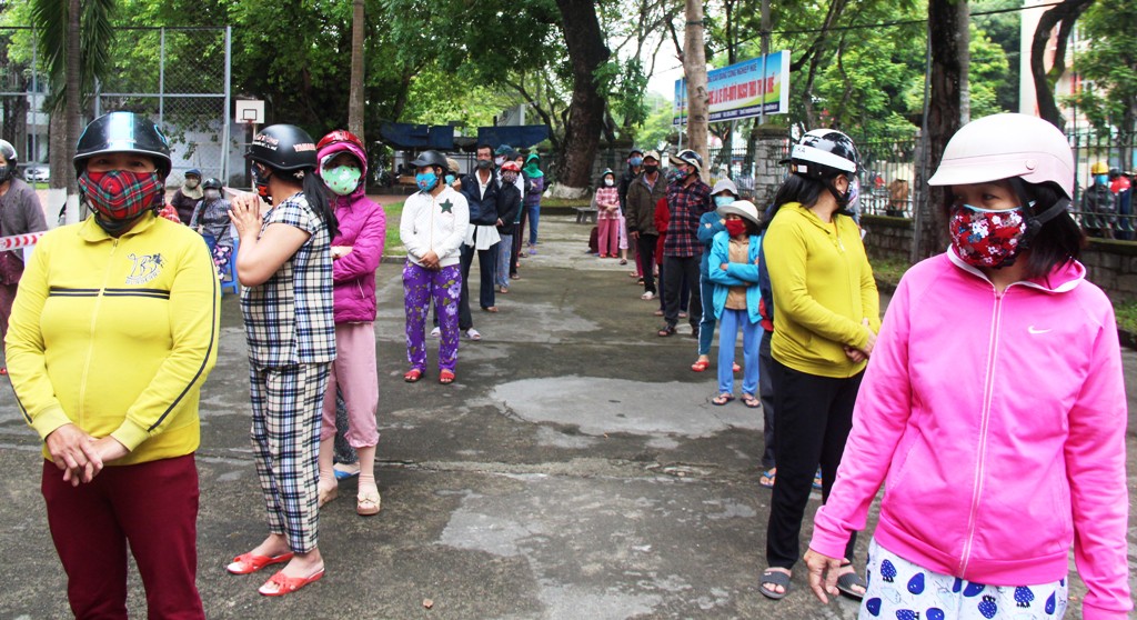Rice ATMs launched, sharing difficulties with the poor